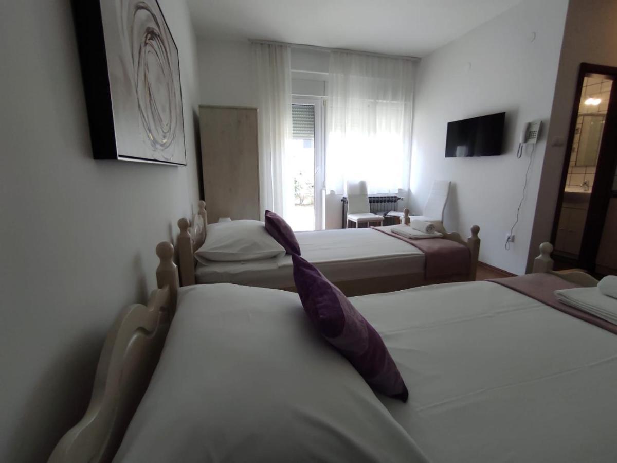 Hotel Roko Каштела Экстерьер фото